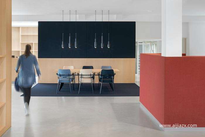 400平米理財公司辦公室設(shè)計效果圖