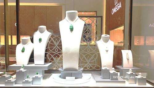 鄭州珠寶店櫥窗設(shè)計，珠寶店櫥窗布置說明