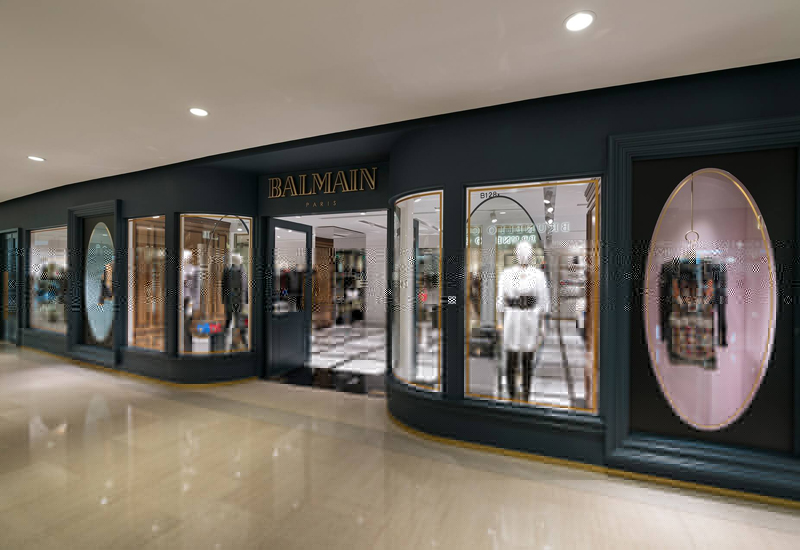 180平米商場服裝店裝修實景效果圖