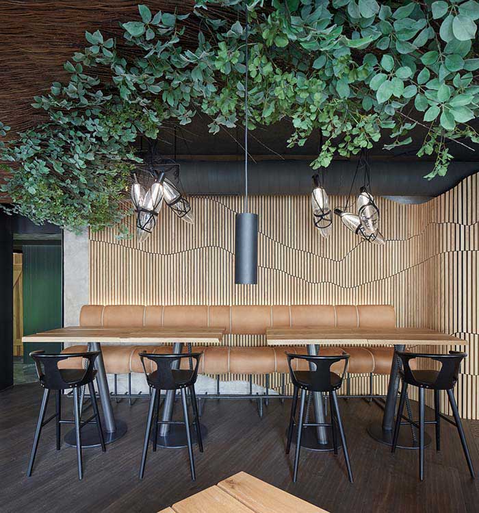 320m2鄭州金水區(qū)西餐廳設(shè)計效果圖