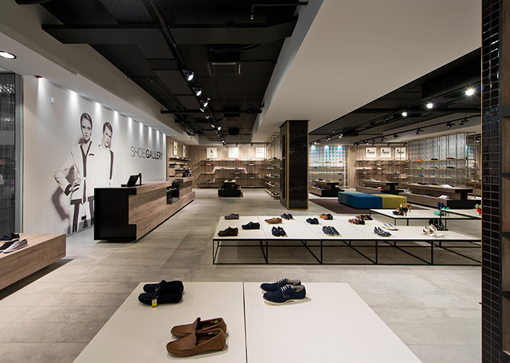 210平米工業(yè)風(fēng)格鞋店裝修設(shè)計效果圖