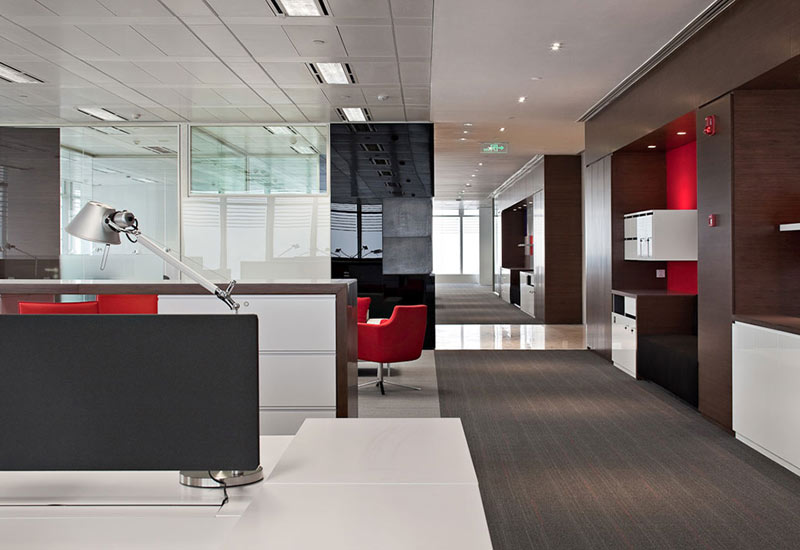 鄭州辦公室裝修設(shè)計：辦公室隔斷的創(chuàng)意使用