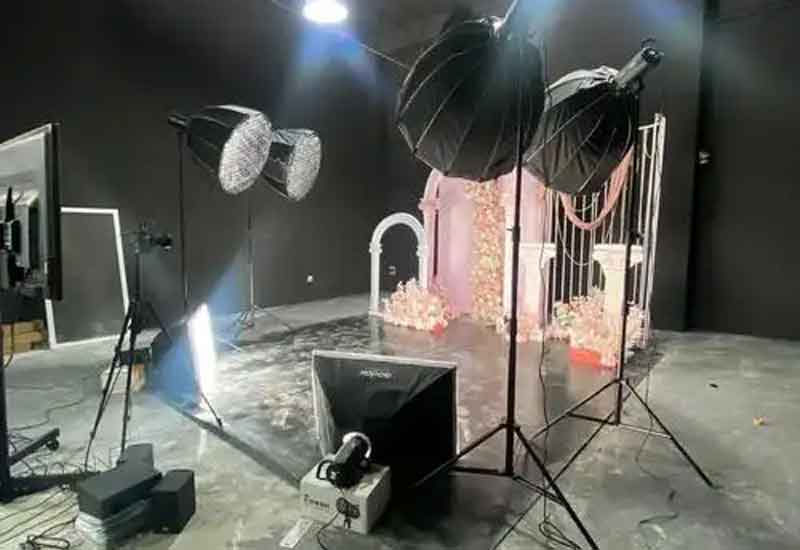 鄭州直播間背景設(shè)計(jì)：專業(yè)形象與視覺(jué)吸引力