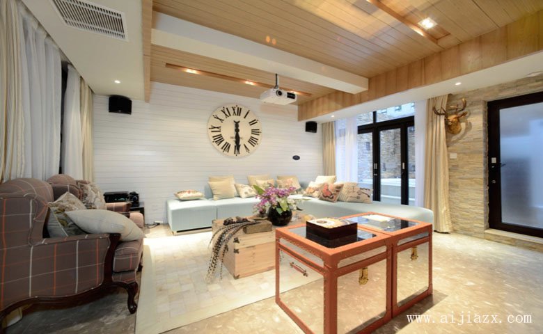 大方的混搭風(fēng)格客廳裝修效果圖