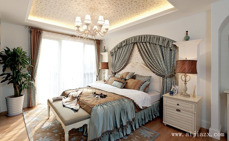 簡(jiǎn)約純凈的地中海風(fēng)格客廳裝修效果圖