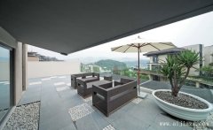 舒適實(shí)用的現(xiàn)代簡約風(fēng)格陽臺(tái)裝修效果圖