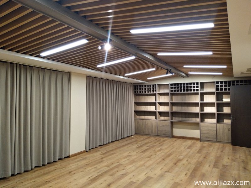 墻壁用壁紙裝飾有什么好處？鄭州公司裝修公司